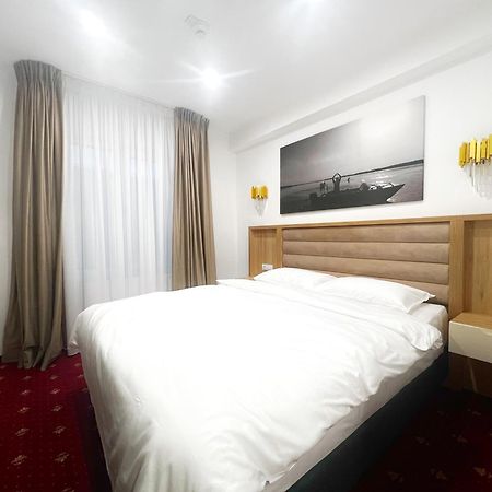 Mimi Hotel Corabia エクステリア 写真