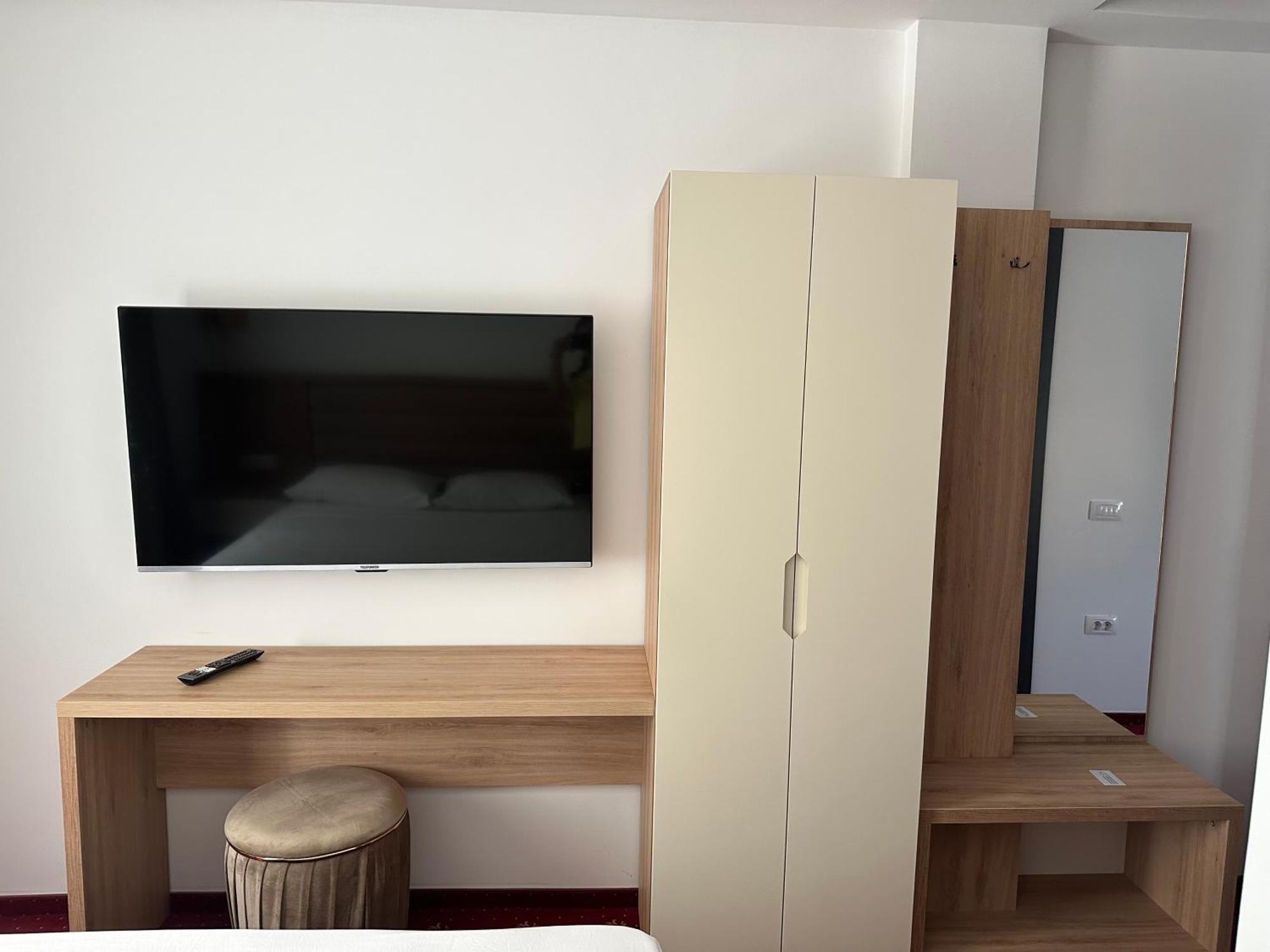 Mimi Hotel Corabia エクステリア 写真